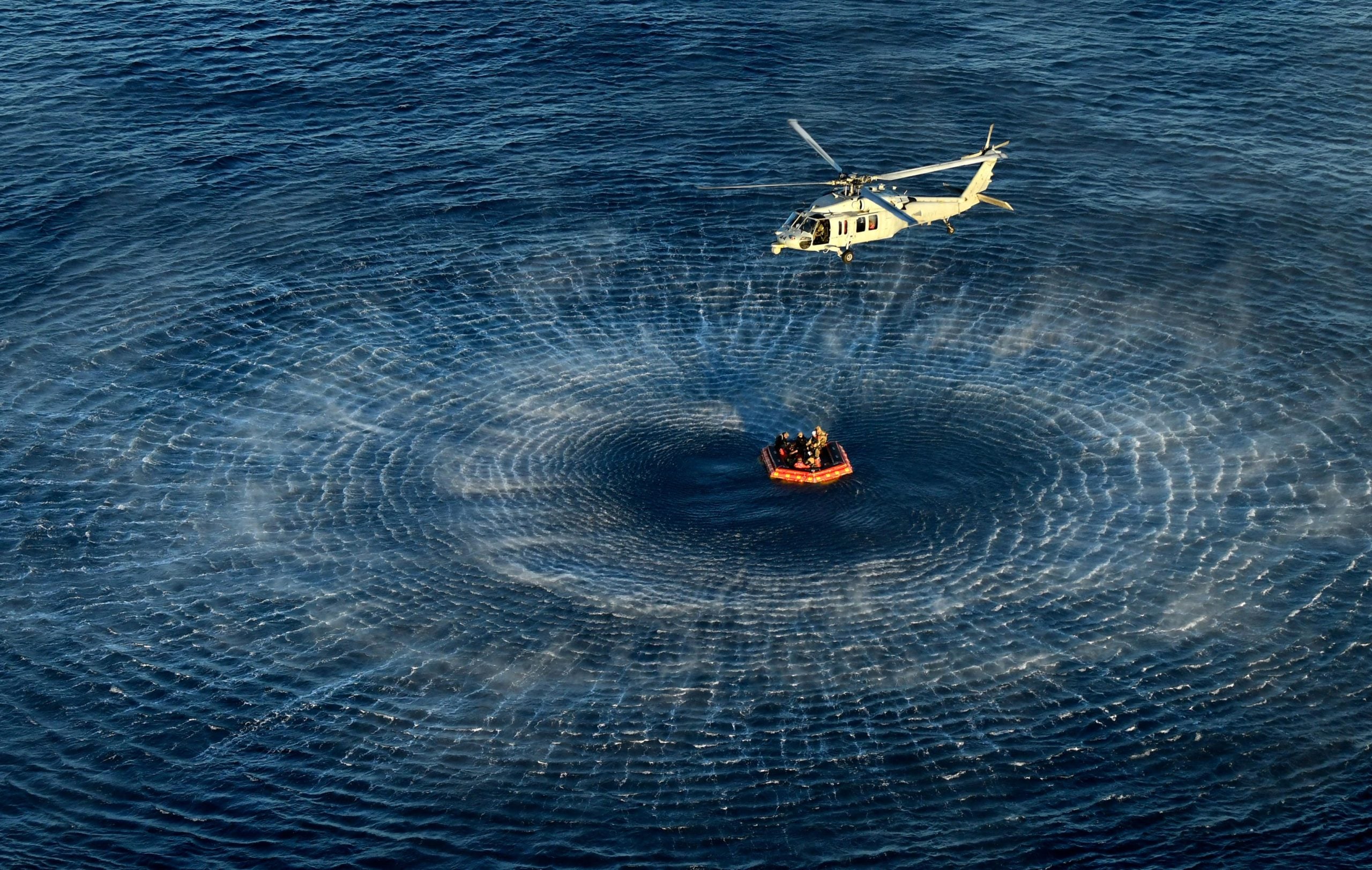 NASA Artemis II Splashdown und Astronautenbergungsoperation [Bildergalerie]