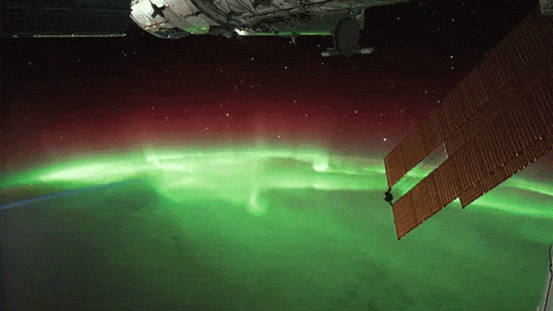 Geheimnis von auroralen Perlen, die mit dem themis 