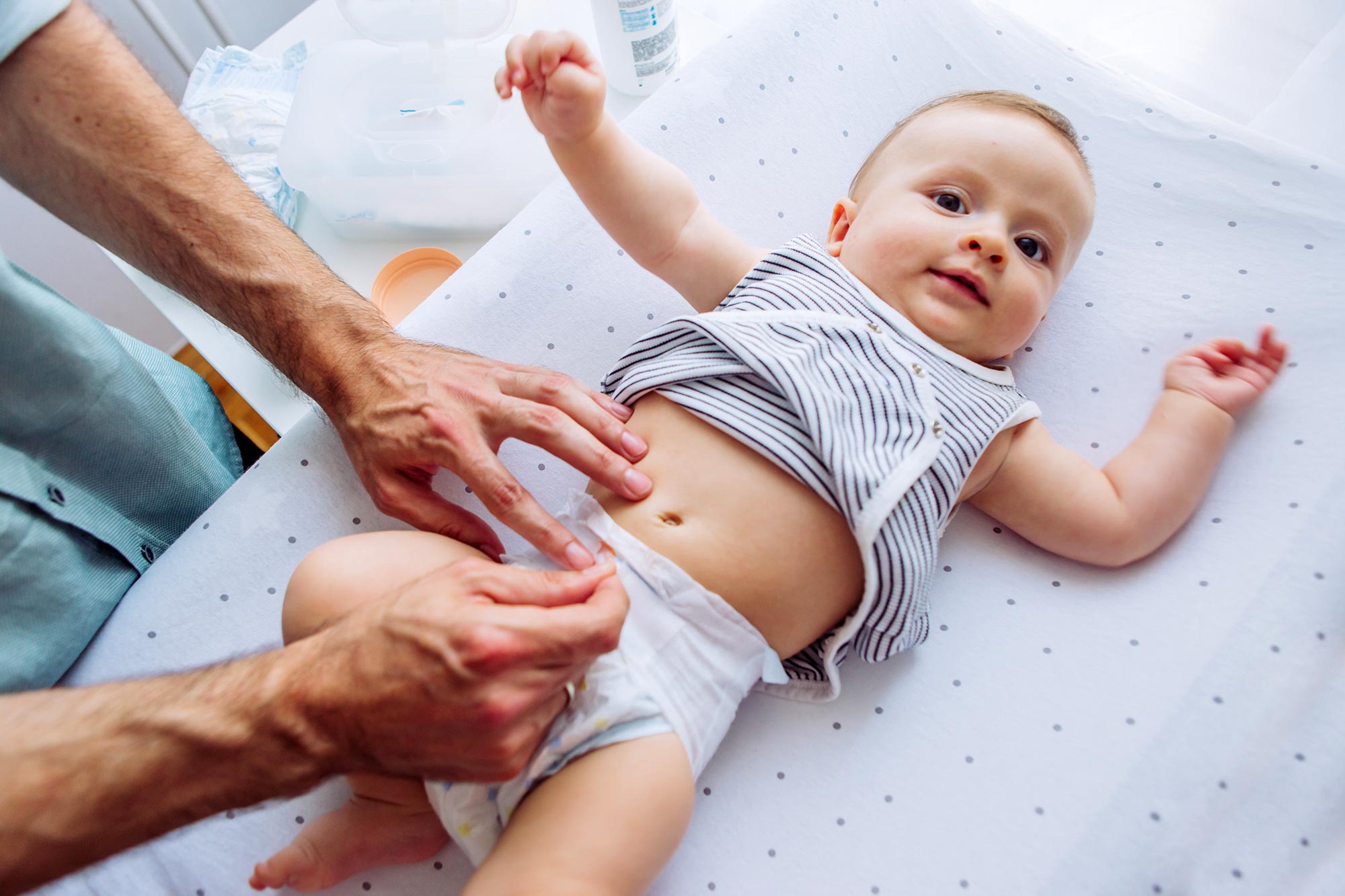 Unsichtbare Bewohner: Der Darm Ihres Babys kriecht mit unbekannten Viren