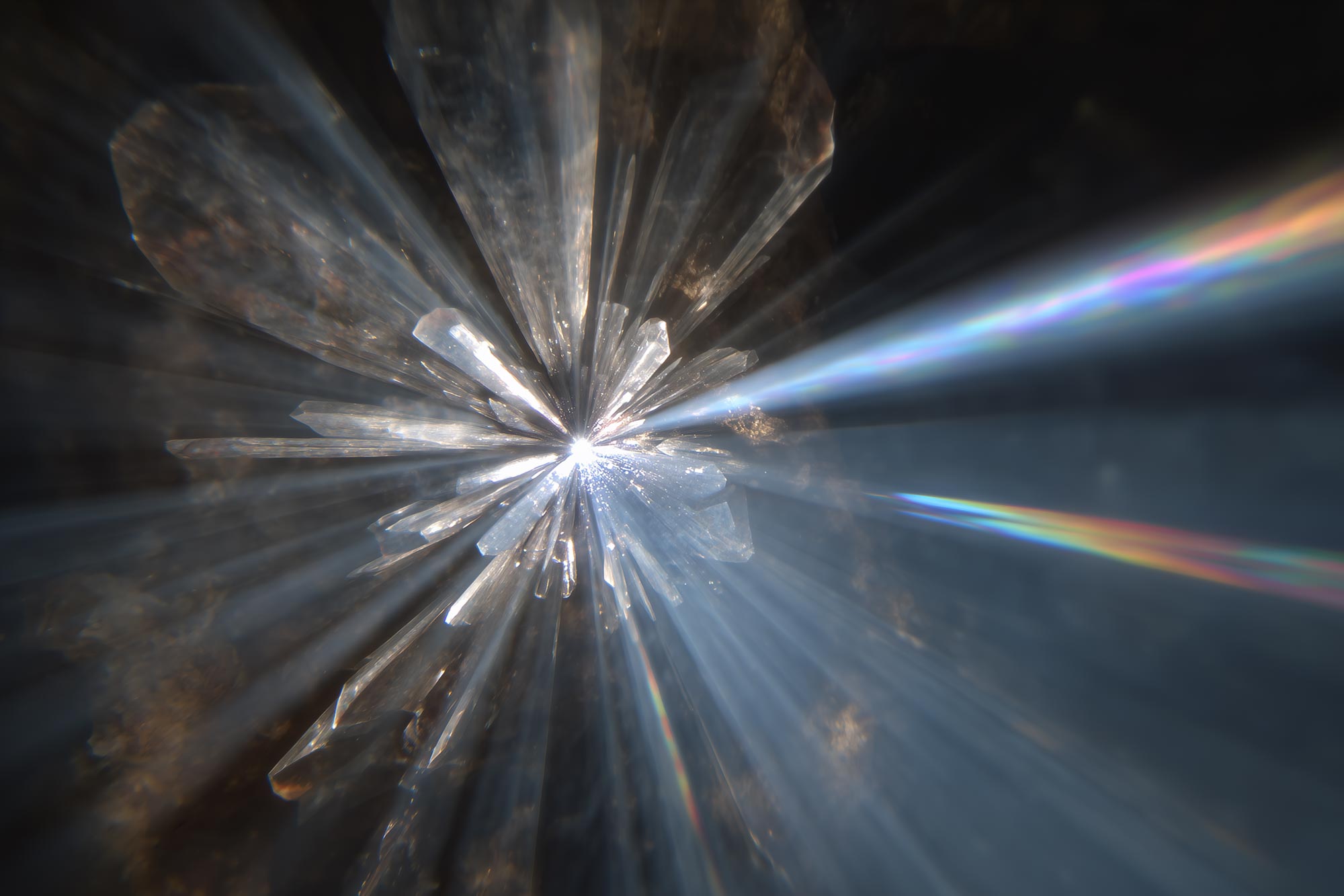 Ein Lichtblitz kann Kristalle sofort bilden und löschen