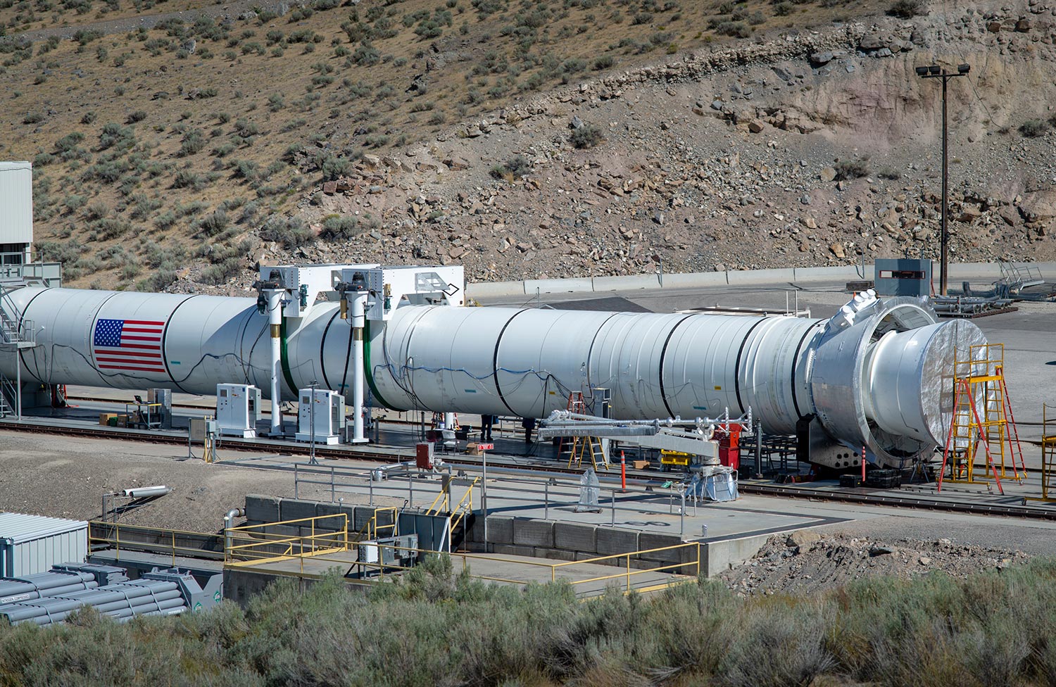 Sehen Sie sich den NASA Artemis SLS Rocket Booster in vollem Maßstab auf