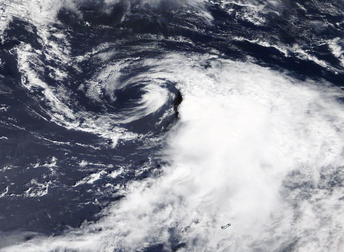 Klares Bild der Windscherung Omar aus dem Terra 